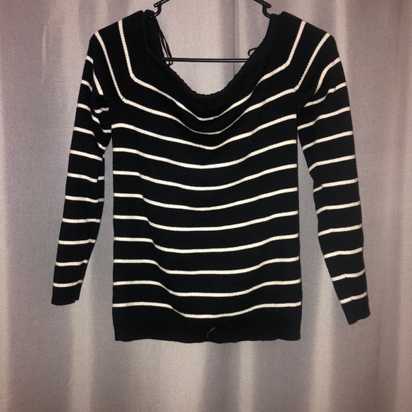 AMERICAN EAGLE OFF THE SHOULDER SWEATER - Picture 3 of 5